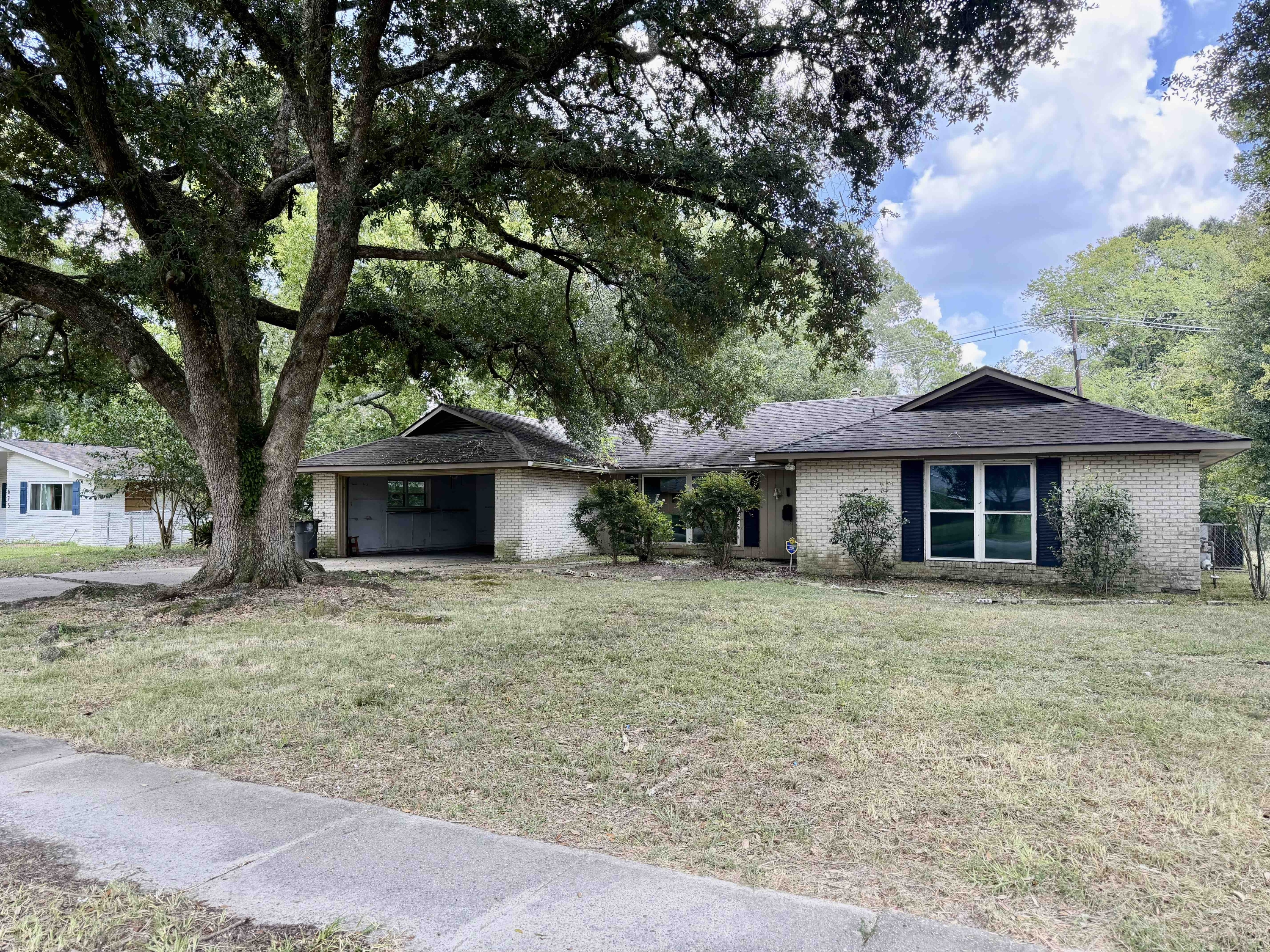 735 Westbrook Drive