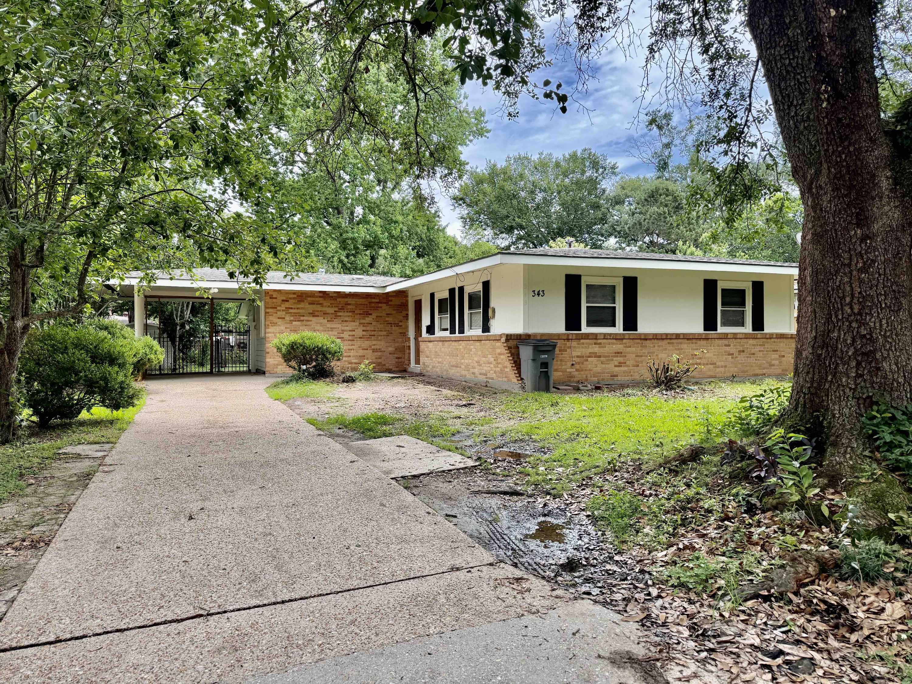 343 S. Fairfax Drive
