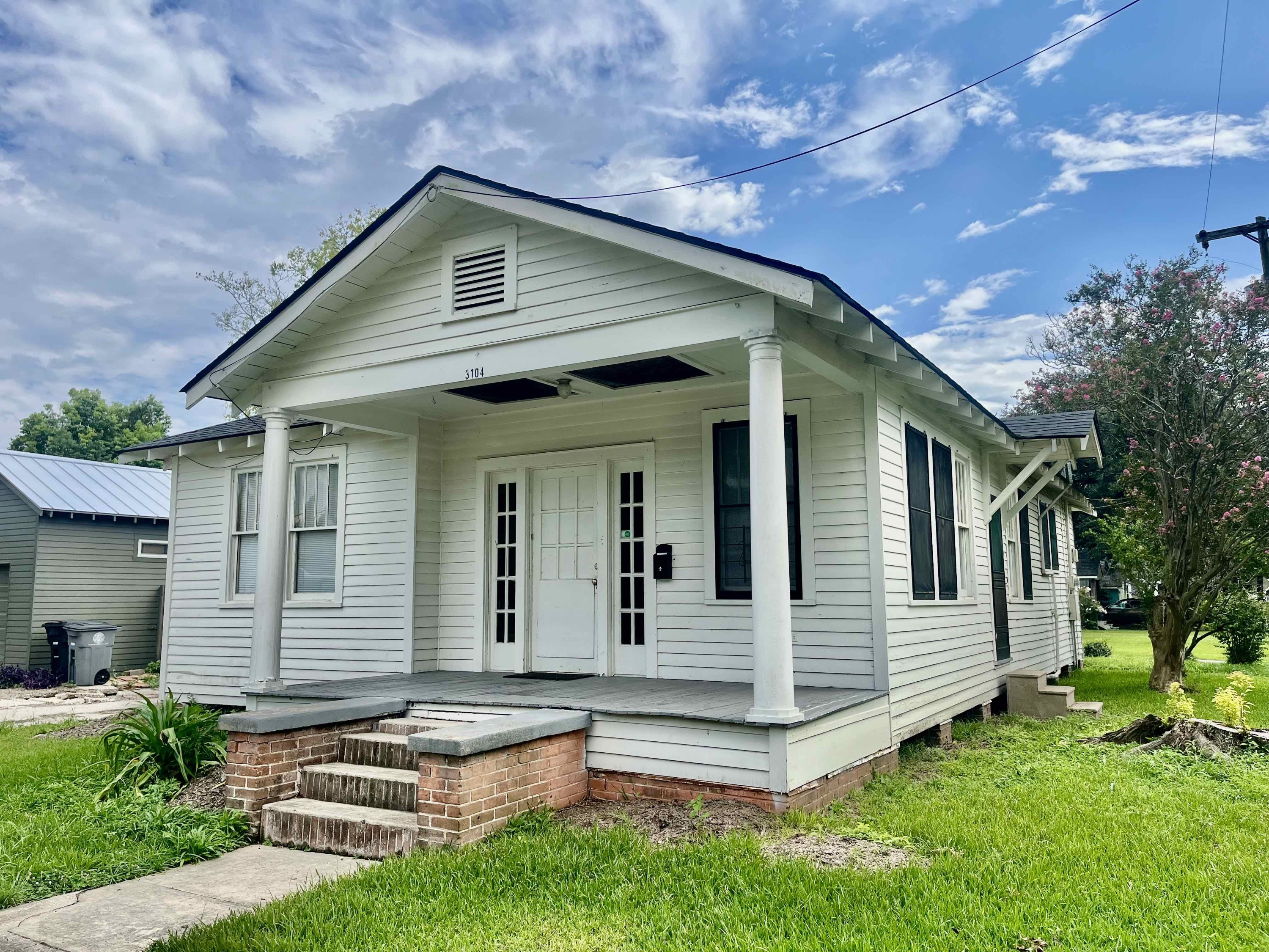 3104 Wilshire Drive